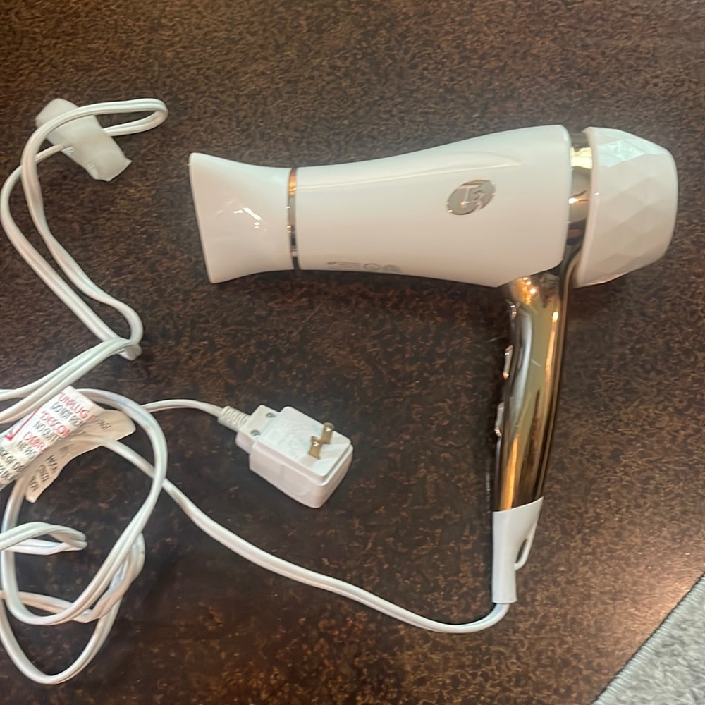 T3 Featherweight 2 blow dryer